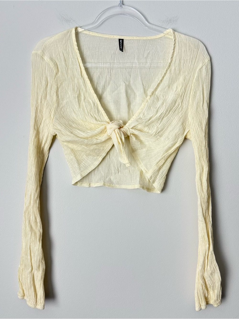 Pretty Little Thing Creamy White Tie-Front Long Sleeve Crop Top